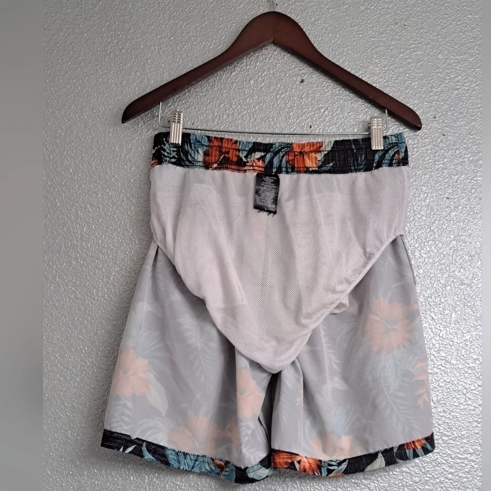 Pipeline Men's Hawaiian Print Swim Trunks   Size L